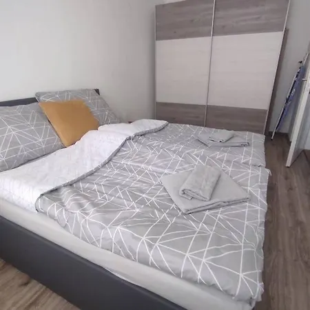 Silent Flat With Sauna In The Centre Of Bratislava, 7min Walking Distance To Downtown Bratislava